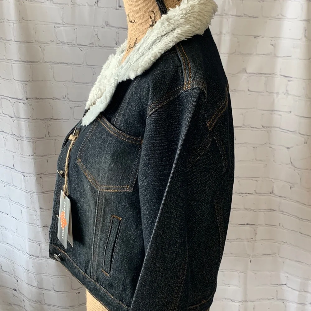 Women’s Jean Jacket - Picture 3 of 11